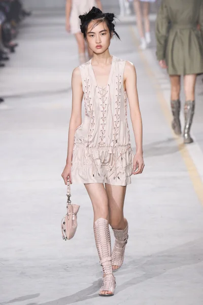 Look 26